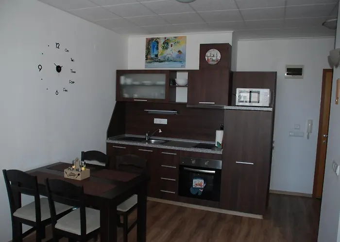 Helios Θέρετρο Πομόριε